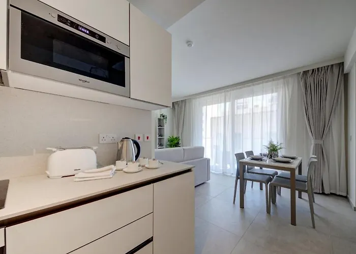 Mercury 319 - 2x Pool Cards Access & Shopping Mall * سانت جوليان