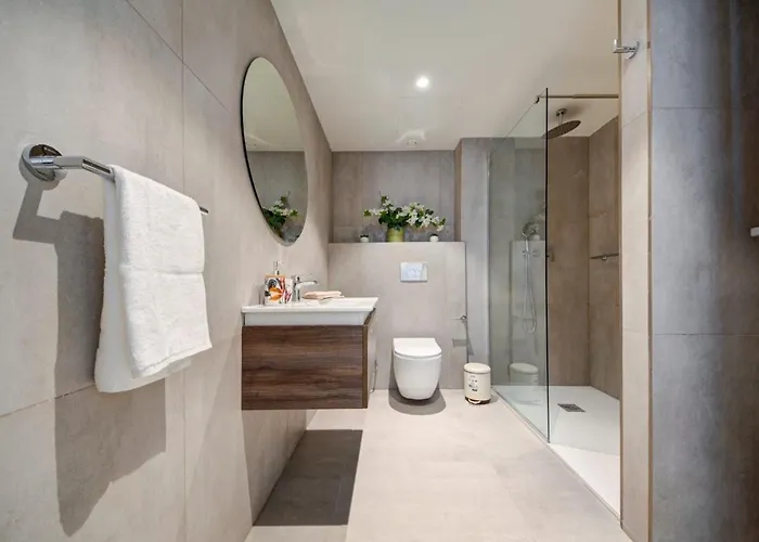 Mercury 319 - 2x Pool Cards Access & Shopping Mall *