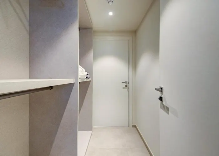 Mercury 319 - 2x Pool Cards Access & Shopping Mall * سانت جوليان