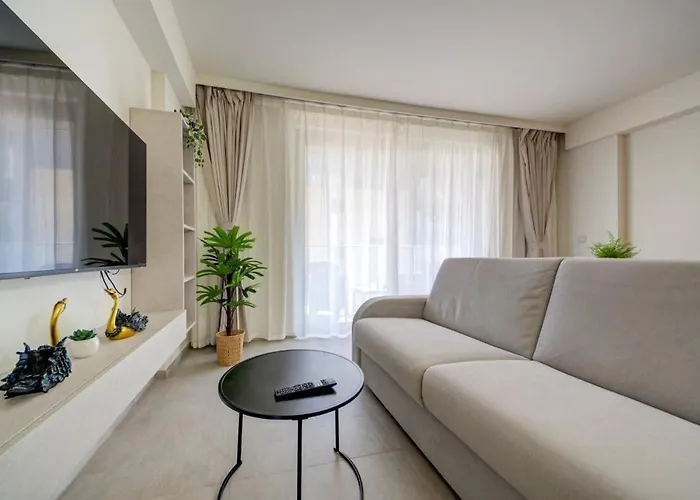 Mercury 319 - 2x Pool Cards Access & Shopping Mall سانت جوليان